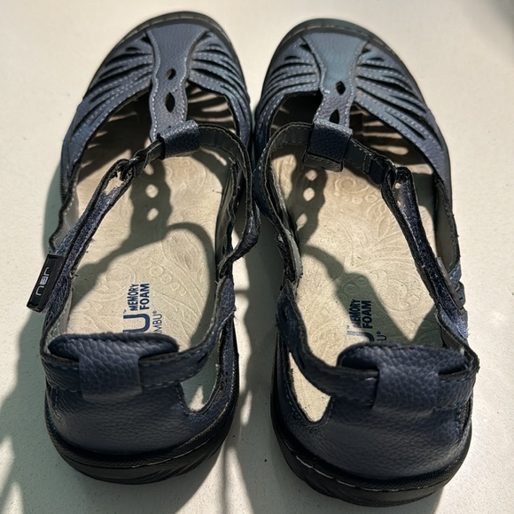Jambu Sandals.  Size 10. Blue. - Picture 4 of 4